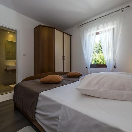 Spacious Three-Bedroom Villa Balun With Pool Porec Exterior photo